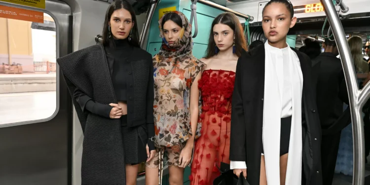 Como Gloria Coelho colocou a moda nos trilhos? ‘É preciso movimento’