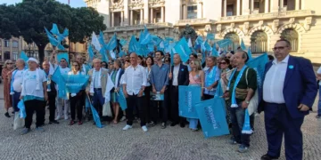 Pizarro contra a “tralha dos aparelhos partidários”