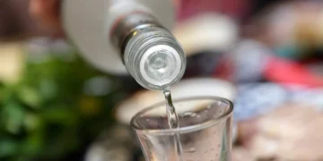 São Paulo confirma 2ª morte por metanol e governo investiga sete óbitos suspeitos no estado