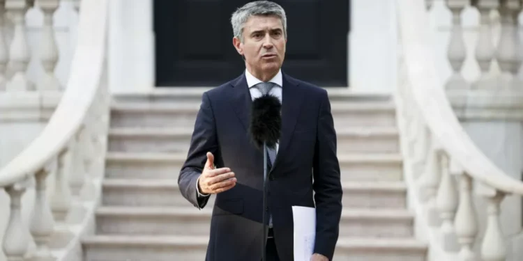 Carneiro considera incompreensível que PGR não tenha aberto inquérito ao caso Spinumviva