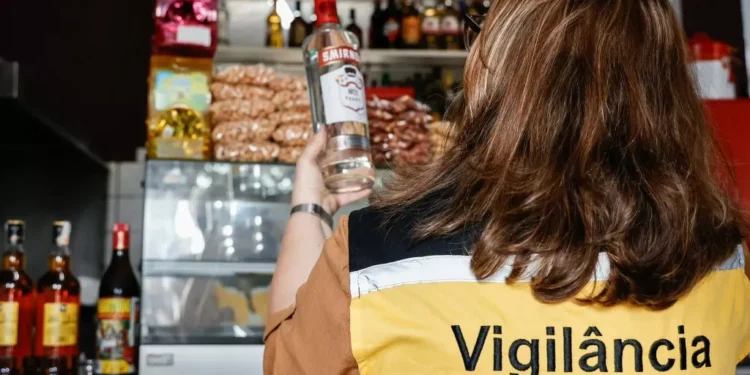 Entenda como metanol destrói o nervo óptico e pode causar cegueira