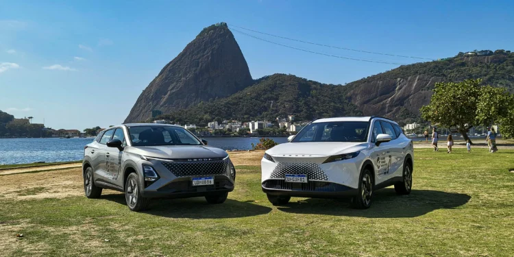 Até onde vai um híbrido? Cruzamos três estados sem parar para abastecer