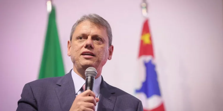 Governo vê atuação de Tarcísio de Freitas em derrota na MP do IOF