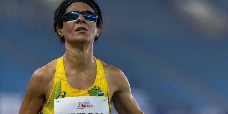 Campeã paralímpica no atletismo troca de esporte para disputa de Mundial