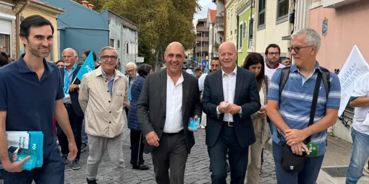 Entre apoio e contestação, Pizarro em campanha para “lutar por cada voto”