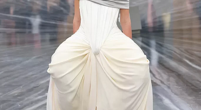 Como as estreias dos novos diretores criativos redefinem os rumos da moda?