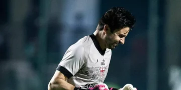 CRB surpreende, vira sobre Goiás fora e sobe na tabela da Série B