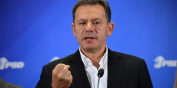 Montenegro não se intromete em “atitudes ciumentas” entre Chega e PS