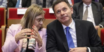 “Há algum membro do Governo sem a minha confiança? Isso não existe”: Montenegro reafirma apoio à ministra da Saúde