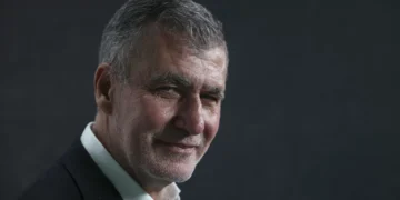 Gouveia e Melo considera curiosas acusações de ser de esquerda e critica “maniqueísmos”