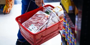 Confiança do consumidor dos EUA se deteriora em novembro