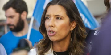 Mariana Leitão pede explicações a Montenegro sobre acordo entre PSD e Chega em Sintra