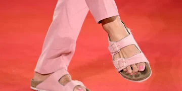 De Mandy a Momoa: o ‘sapato feio’ que ninguém consegue parar de comprar…