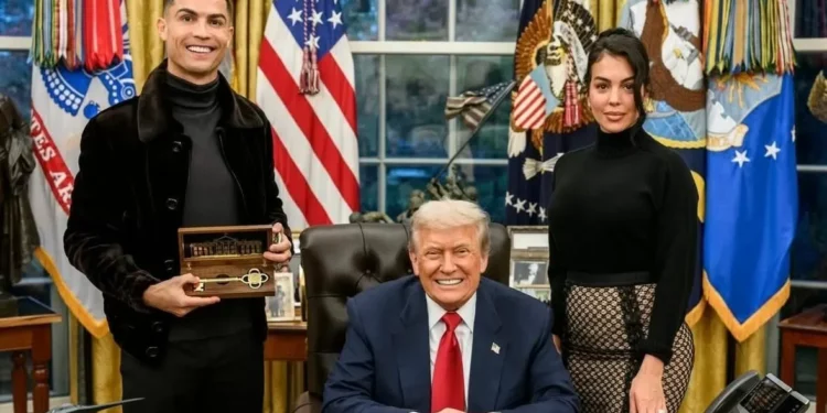 O que é a chave que Cristiano Ronaldo recebeu de Trump?