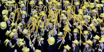 Parlamento chumba proposta para indexar propinas à taxa de inflação