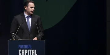 Montenegro diz que o combate à fraude no SNS vai tornar os serviços mais eficientes