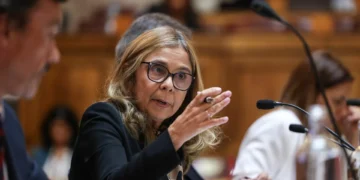 Ministra da Saúde recusa deixar o cargo: “Não, não me demito”