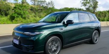 “Smartphone sobre rodas”: testamos o C10, que marca estreia da Leapmotor