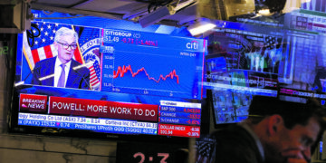 Fed admite retomar compras de obrigações para evitar uma crise bancária e não vai descer os juros em dezembro