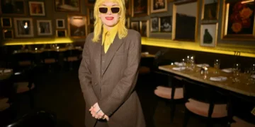 Morre Pam Hogg, estilista e ícone fashion da contracultura britânica