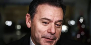 PM divide o país entre a “parte largamente maioritária” que trabalha e a “minoritária” que faz greve