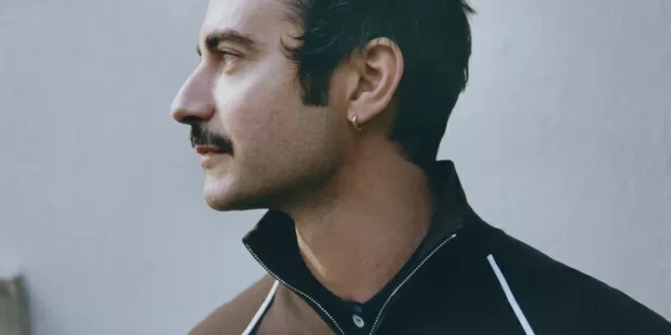 Durou só uma temporada: Dario Vitale deixa a Versace após apenas nove meses