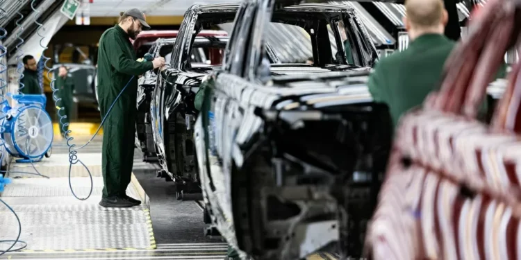 Economia do Reino Unido corre risco de encolher após queda inesperada do PIB