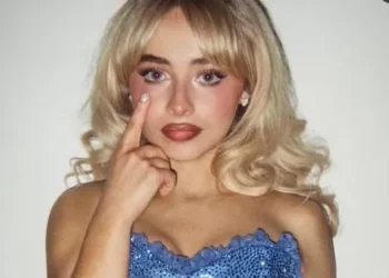 Qual tendência de unhas, preferida de Sabrina Carpenter e Dua Lipa, continuará forte em 2026?