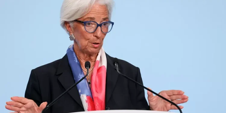 BCE deve revisar para cima previsão de crescimento na próxima semana, diz Lagarde