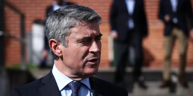 Carneiro avisa Gouveia e Melo: “PS só tem um candidato, é António José Seguro”