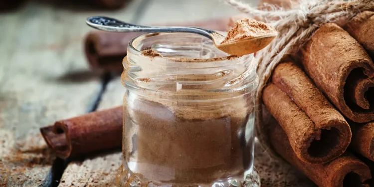 O que a canela pode fazer pela saúde? Estudo analisa efeitos da especiaria no peso e doenças metabólicas