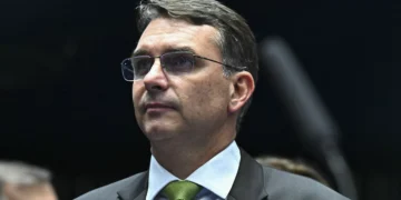 Análise: Pré-candidatura de Flávio testa popularidade e foca na anistia