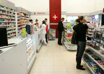 Anvisa proíbe venda de remédios das marcas Needs e Bwell, do grupo Raia e Drogasil