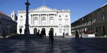 Câmara de Lisboa aprova manutenção da taxa mínima de IMI e devolução total do IRS