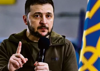 Ucrânia: Zelensky falou ao telefone com emissários dos EUA para a paz