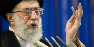 Donald Trump prepara decisão sobre intervenção no Irão