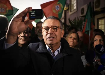 Seguro recusa comentar eventuais apoios e vinca que “segurança e defesa” são prioridades