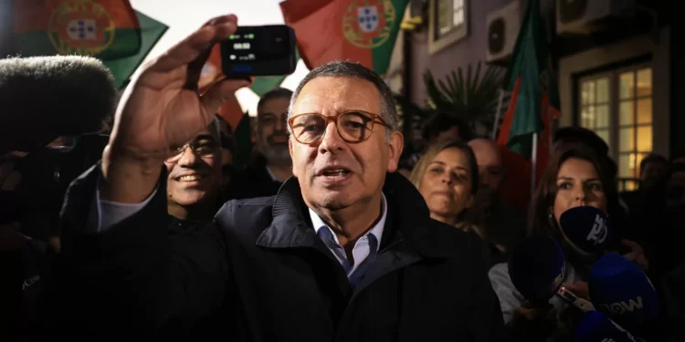 Seguro recusa comentar eventuais apoios e vinca que “segurança e defesa” são prioridades