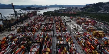 Porto de Santos bate novo recorde de movimentação de cargas em 2025