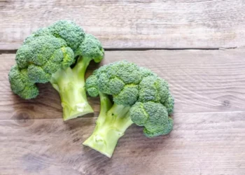 Brócolis demonstra ser aliado para evitar o câncer de mama, diz estudo