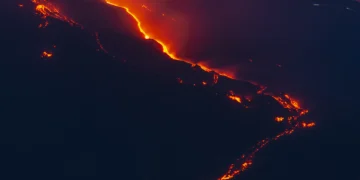 Guias turísticos protestam contra medidas restritivas para chegar ao Monte Etna