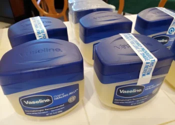 Como a vaselina se tornou um fenômeno de ‘life hacks’ do TikTok