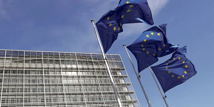 Bruxelas vai aprovar plano português para empréstimos de 5,8 mil milhões a defesa