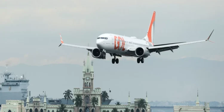 Aviação bate recorde em 2025 com 130 mi de passageiros e forte expansão internacional