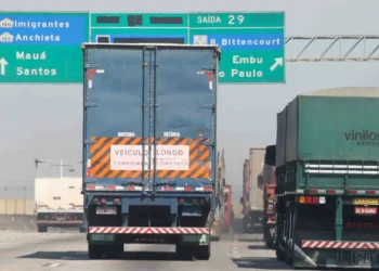 Setor de serviços permanece robusto e pressionando a inflação, dizem economistas