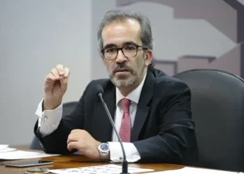 Venezuela: intervenção dos EUA não foi legítima, mas regime de Maduro também não o era, diz Paulo Rangel