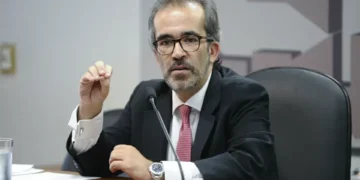 Venezuela: intervenção dos EUA não foi legítima, mas regime de Maduro também não o era, diz Paulo Rangel