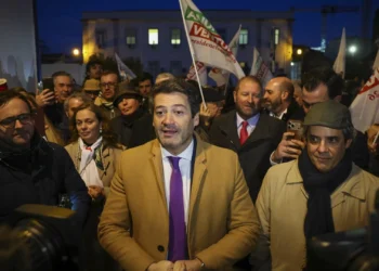 Ventura nega autoritarismo e diz que a sua luta é contra “sistema de interesses”