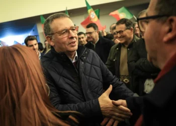 Seguro questiona o que “está por trás” da eleição adiada de órgãos externos da AR