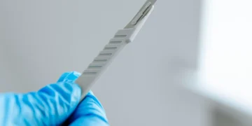 Mais mulheres com bisturi: como consolidar esse progresso?